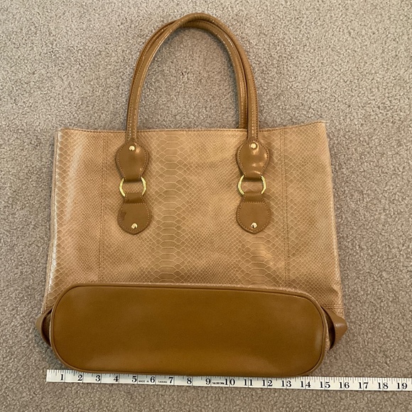 tan snake skin print tote - Picture 4 of 8